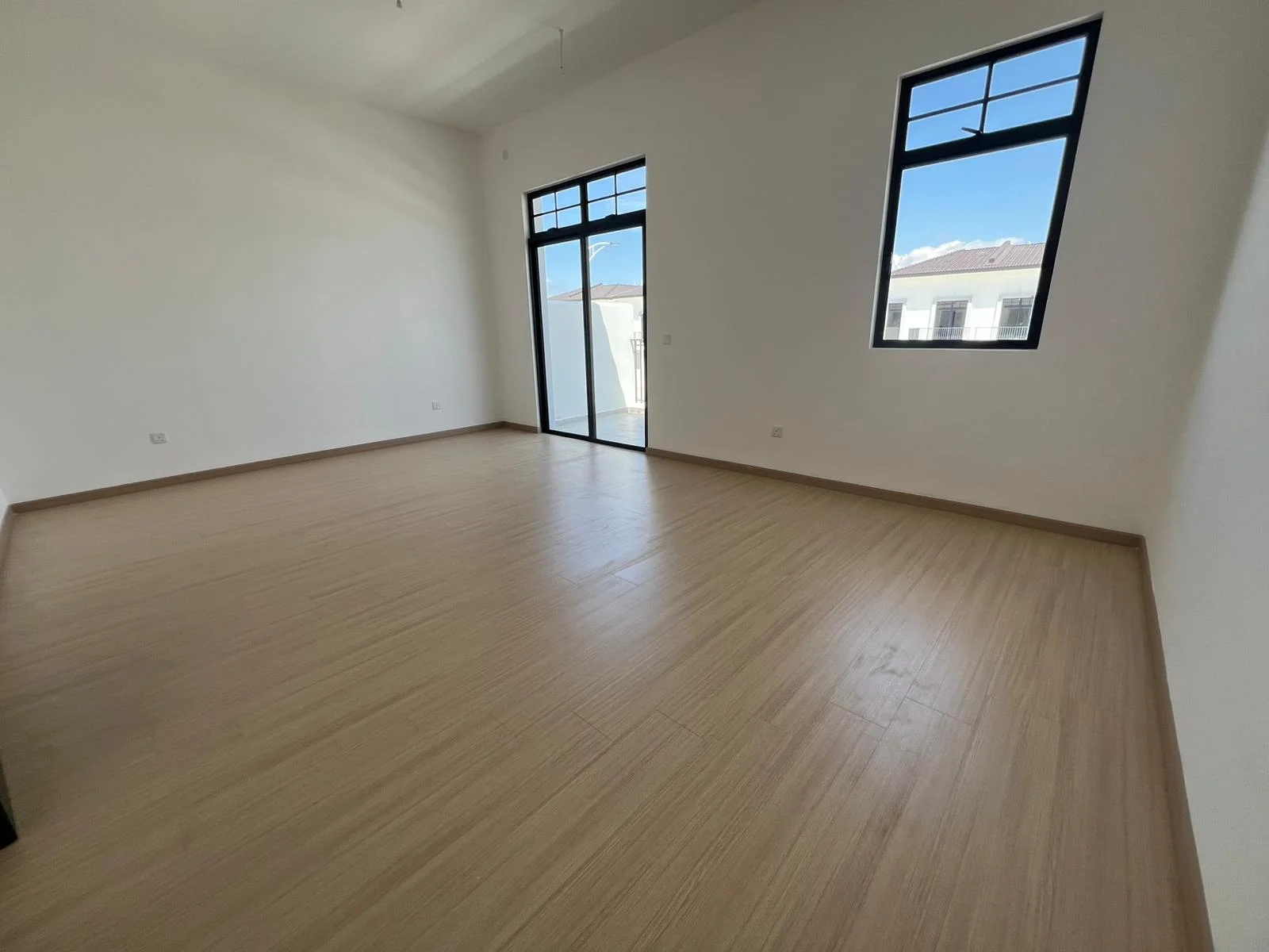 🏡 The Commune @ Eco Botanic 双层 Cluster House | End Lot + 额外 8尺土地 + 前方无遮挡！ · 房产图片 3