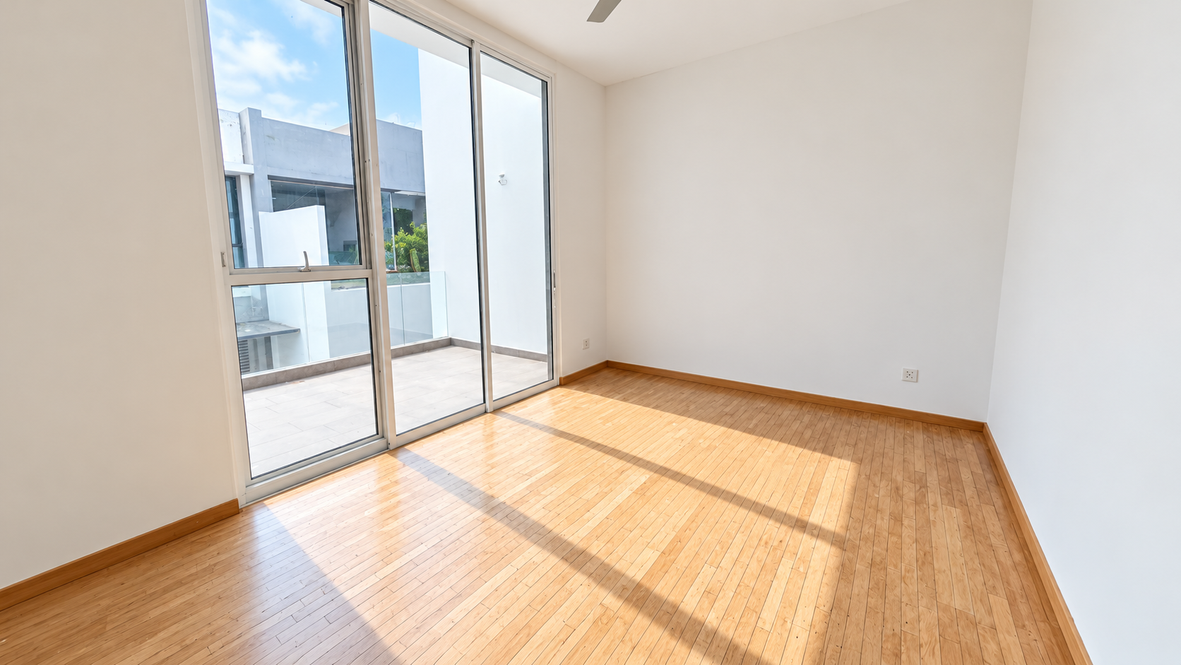 East Ledang 2 Storey Semi-D with Unblock Lake view + Roof Top Garden For Sale · Property image 4
