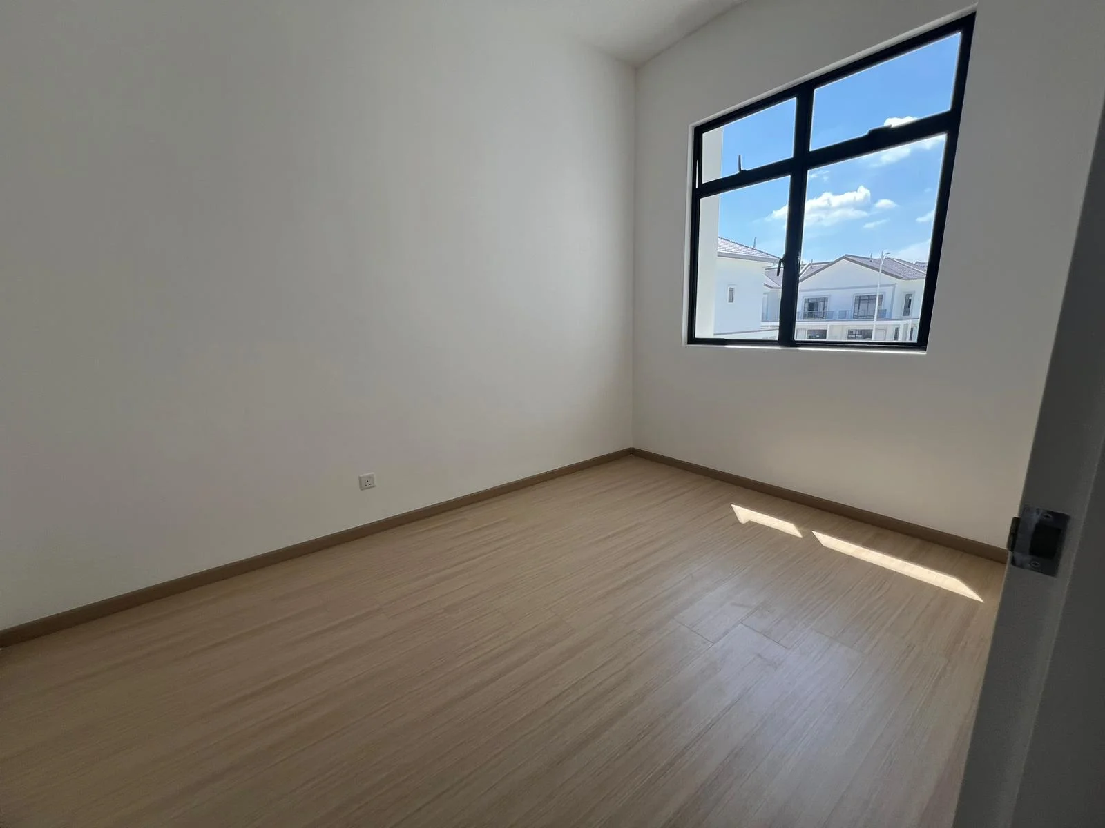 🏡 The Commune @ Eco Botanic 双层 Cluster House | End Lot + 额外 8尺土地 + 前方无遮挡！ · 房产图片 8