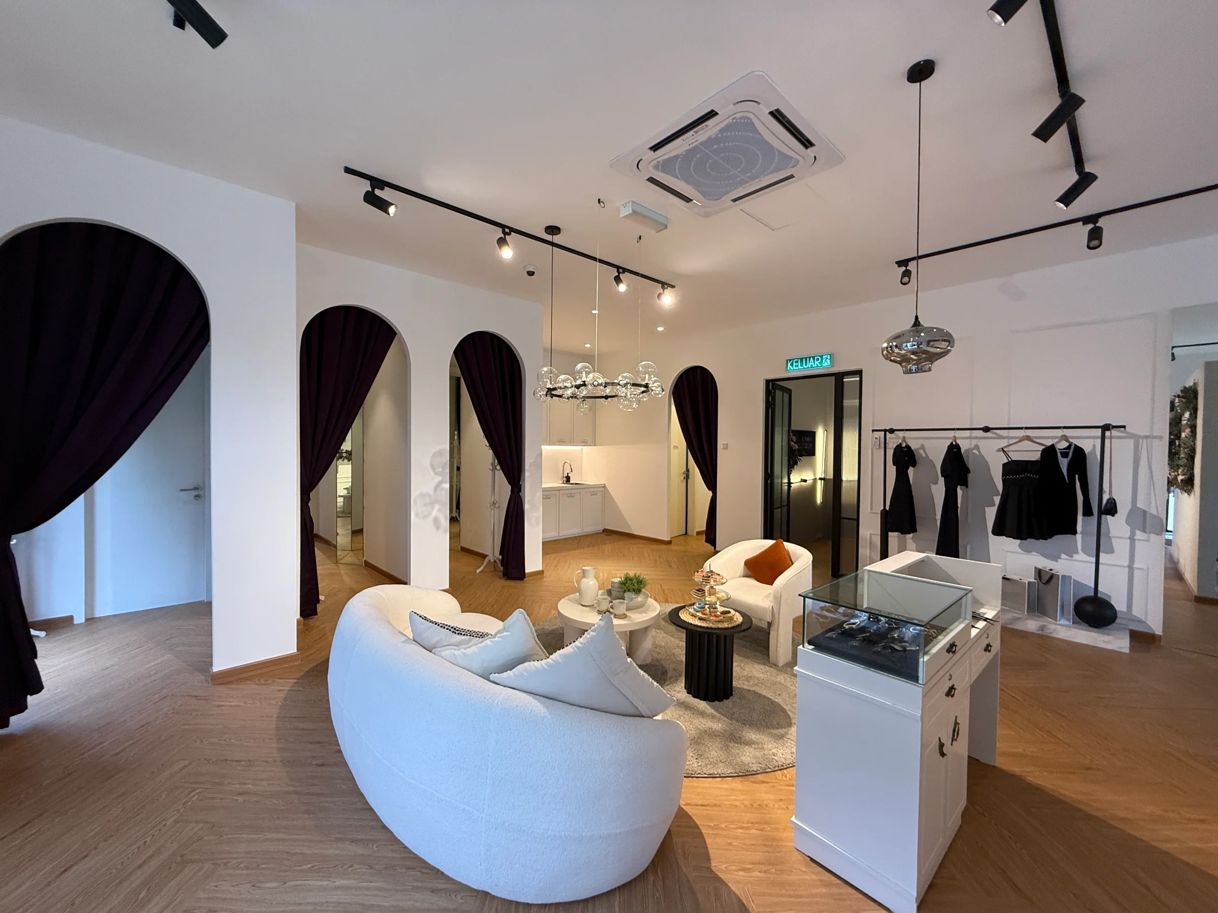AURORA AVENUE 商业店铺 · 项目照片 4